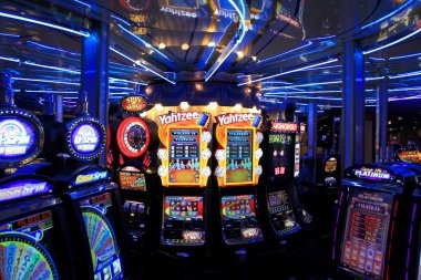 rusa33 FAQ page showing deposit, withdrawal, and game rule topics